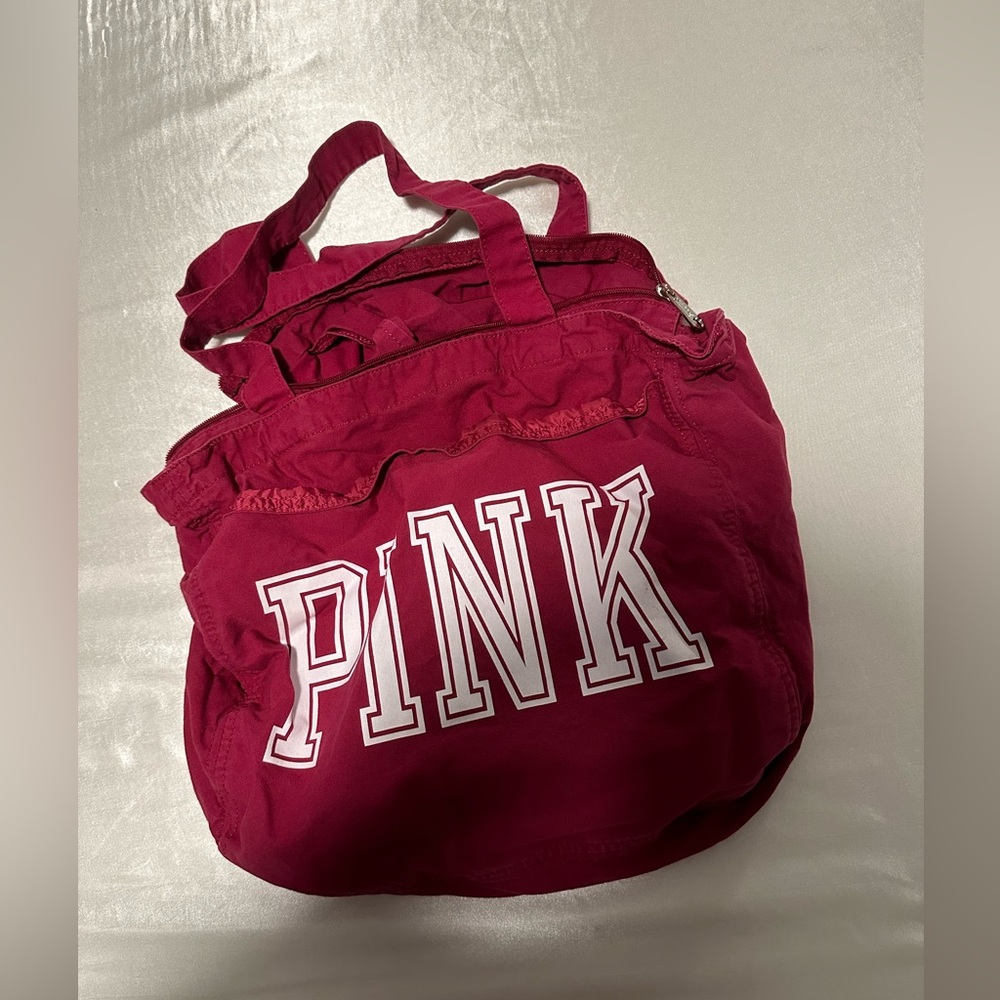 Perfect on the go tote bag for travel or the beach.